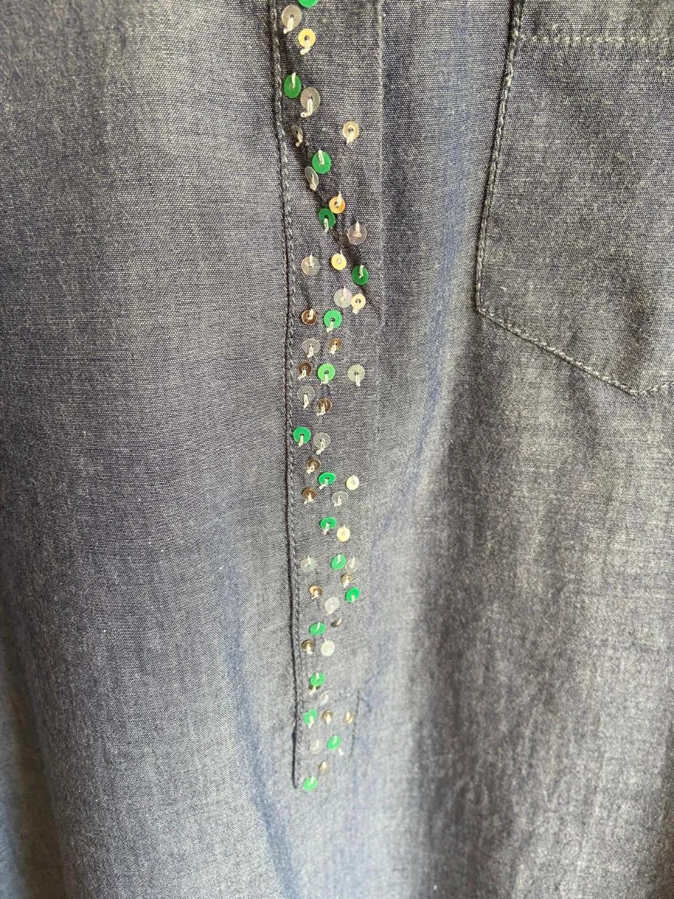 Blusa azul estilo vaquero con cuello mao y lentejuelas. Benetton. Talla S – photo 10